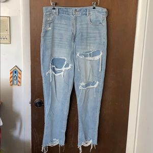 American Eagle Curvy Mom Jean
